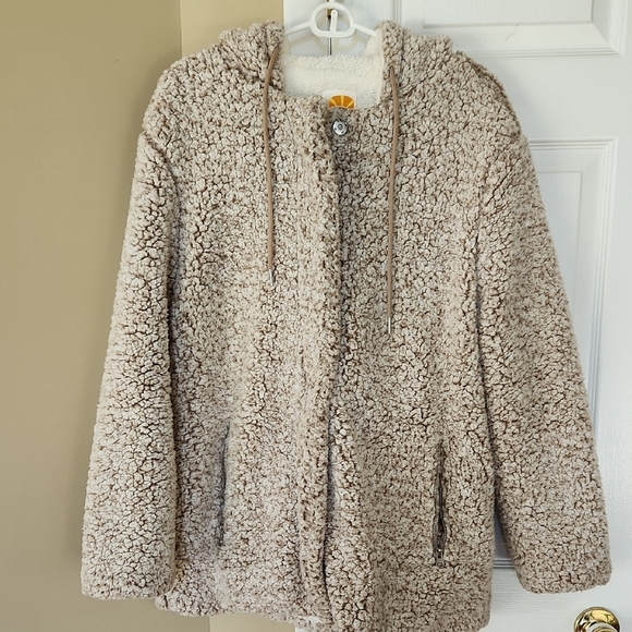 Other - Cozy Tan Sherpa Jacket, Large, Like New